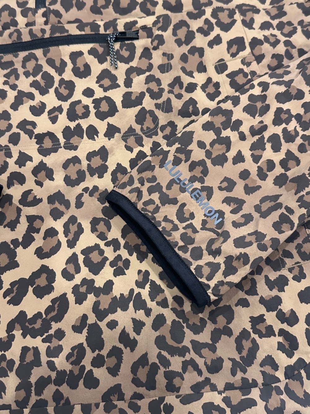 LULULEMON Multi Pocket Running Anorak Jacket Cheetah True Leopard Sz Small NWT - Picture 11 of 15